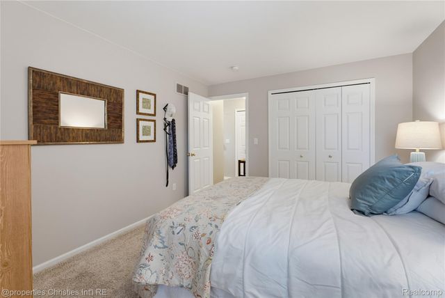 35104 Emma Circle, Commerce Charter Township, MI 48390