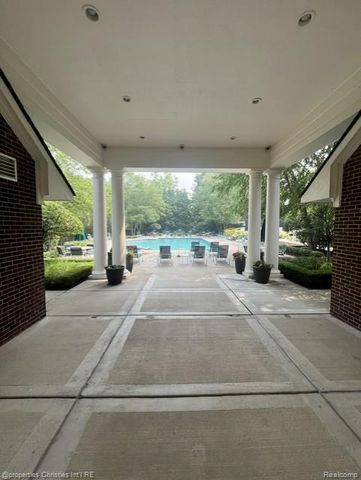 35104 Emma Circle, Commerce Charter Township, MI 48390