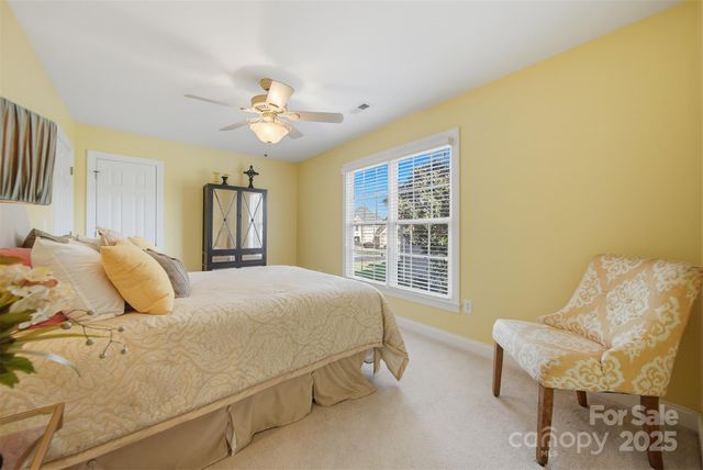 4410 1st Street Drive NW, Hickory, NC 28601