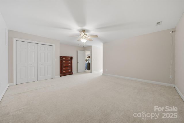 4410 1st Street Drive NW, Hickory, NC 28601