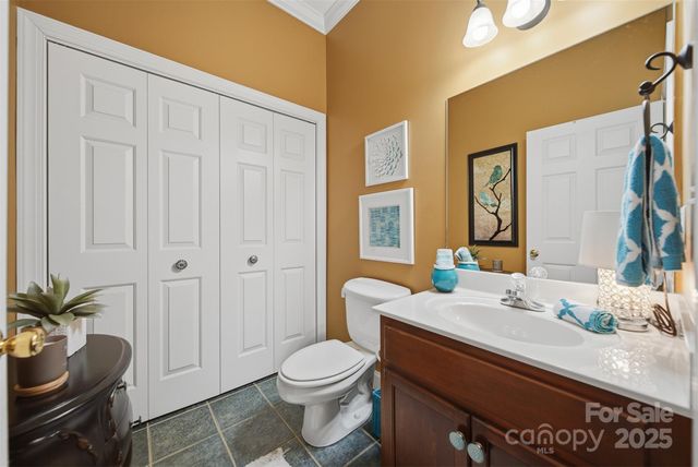 4410 1st Street Drive NW, Hickory, NC 28601