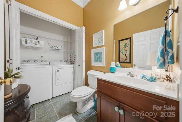 4410 1st Street Drive NW, Hickory, NC 28601