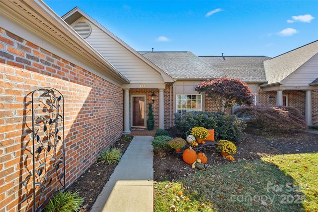 4410 1st Street Drive NW, Hickory, NC 28601
