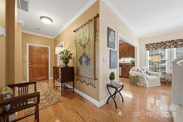 4410 1st Street Drive NW, Hickory, NC 28601