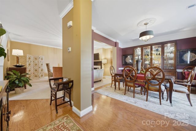 4410 1st Street Drive NW, Hickory, NC 28601