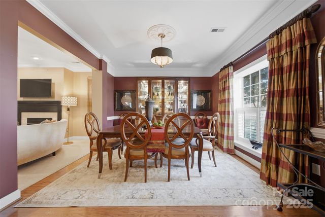 4410 1st Street Drive NW, Hickory, NC 28601