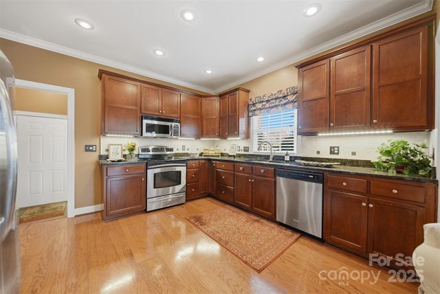 4410 1st Street Drive NW, Hickory, NC 28601