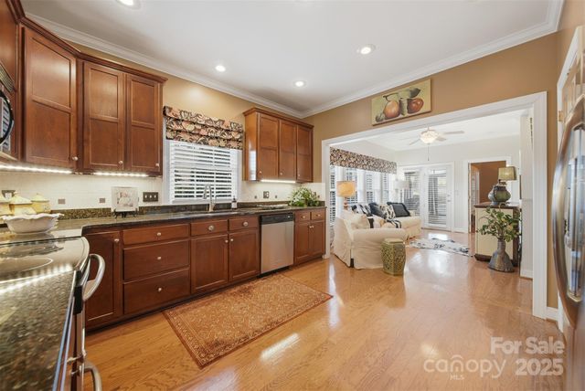 4410 1st Street Drive NW, Hickory, NC 28601