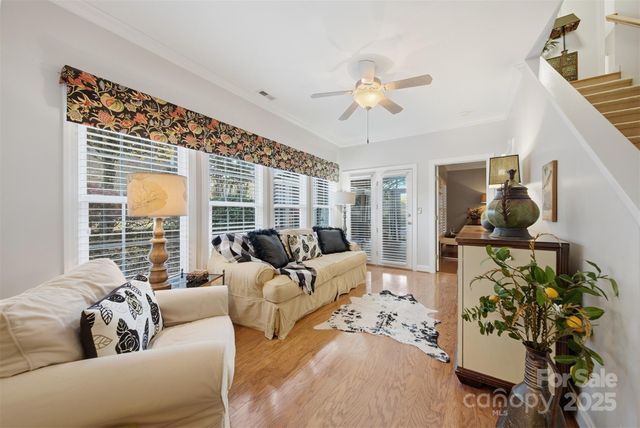 4410 1st Street Drive NW, Hickory, NC 28601