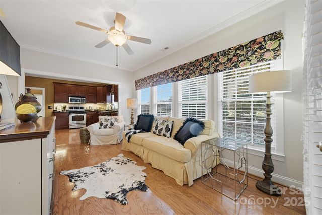 4410 1st Street Drive NW, Hickory, NC 28601