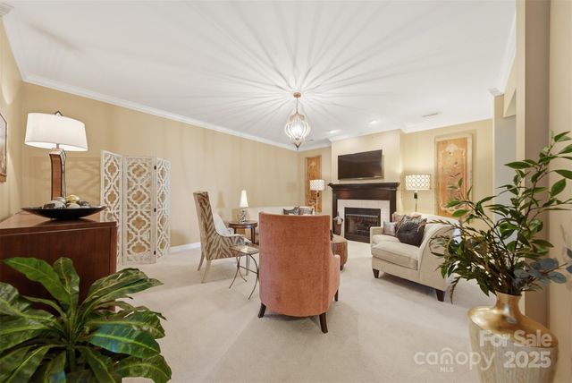 4410 1st Street Drive NW, Hickory, NC 28601