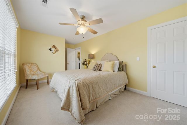 4410 1st Street Drive NW, Hickory, NC 28601