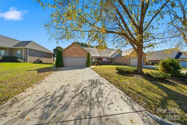 4410 1st Street Drive NW, Hickory, NC 28601