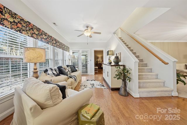 4410 1st Street Drive NW, Hickory, NC 28601