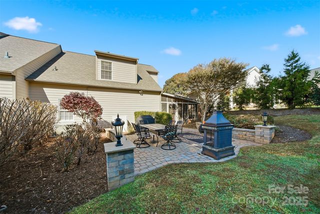 4410 1st Street Drive NW, Hickory, NC 28601