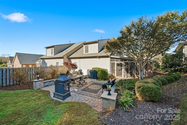 4410 1st Street Drive NW, Hickory, NC 28601