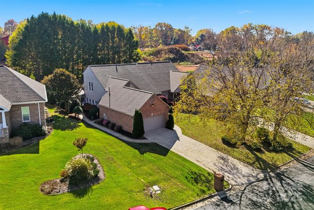 4410 1st Street Drive NW, Hickory, NC 28601