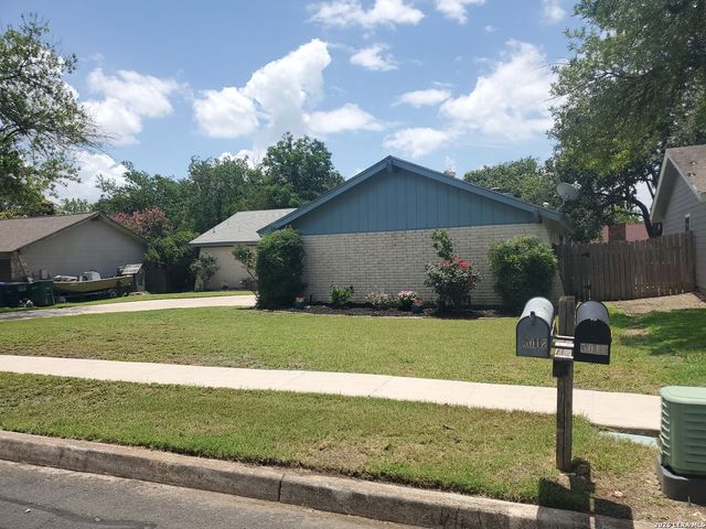 5018 LAS CAMPANAS ST, San Antonio, TX 78233