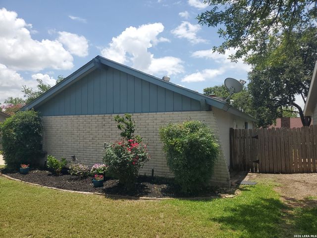5018 LAS CAMPANAS ST, San Antonio, TX 78233
