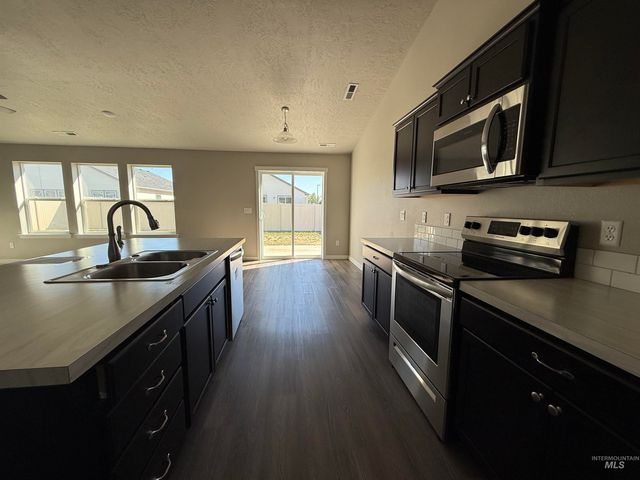 12451 Varga St, Caldwell, ID 83607