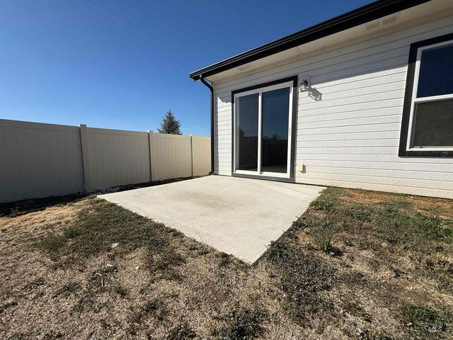 12451 Varga St, Caldwell, ID 83607