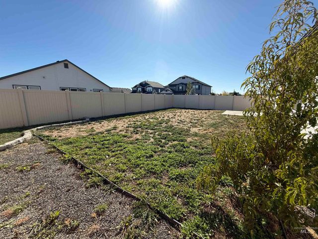 12451 Varga St, Caldwell, ID 83607