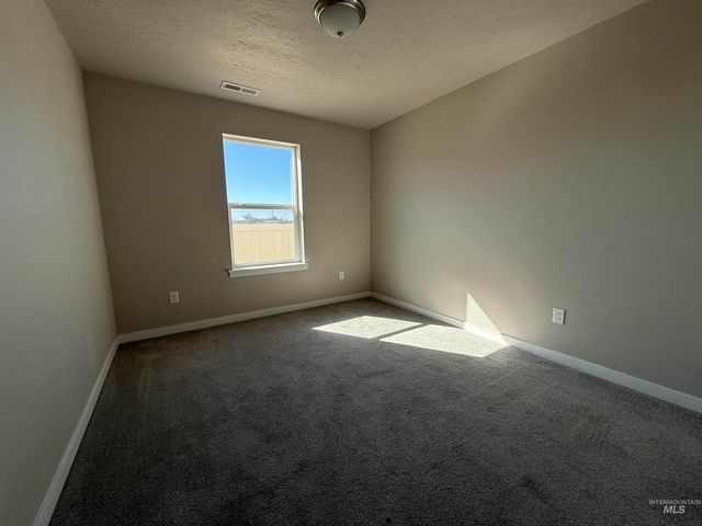 12451 Varga St, Caldwell, ID 83607