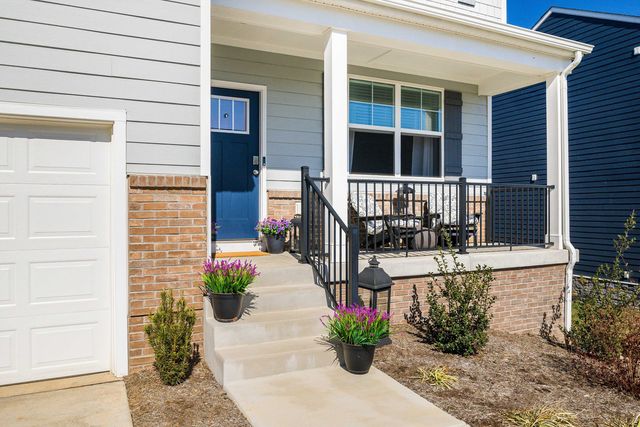 411 STONEWALL JACKSON BLVD, Staunton, VA 24401