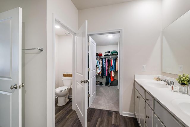 411 STONEWALL JACKSON BLVD, Staunton, VA 24401