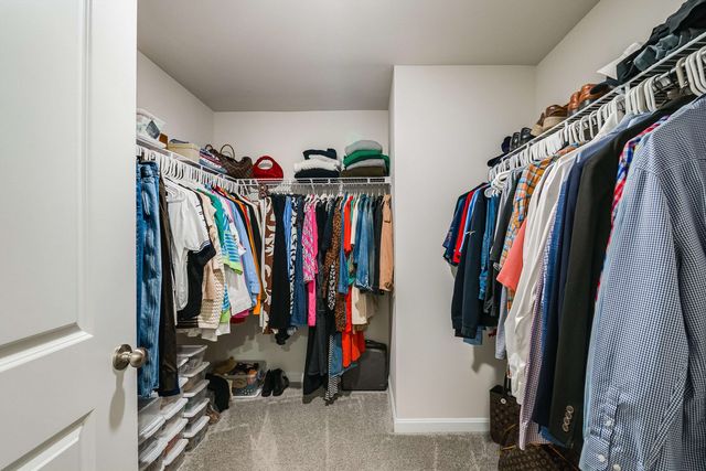 411 STONEWALL JACKSON BLVD, Staunton, VA 24401