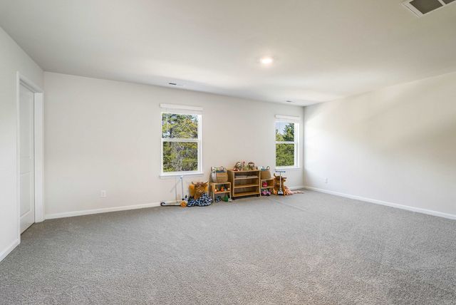 411 STONEWALL JACKSON BLVD, Staunton, VA 24401