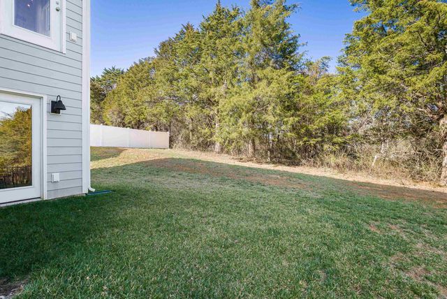 411 STONEWALL JACKSON BLVD, Staunton, VA 24401