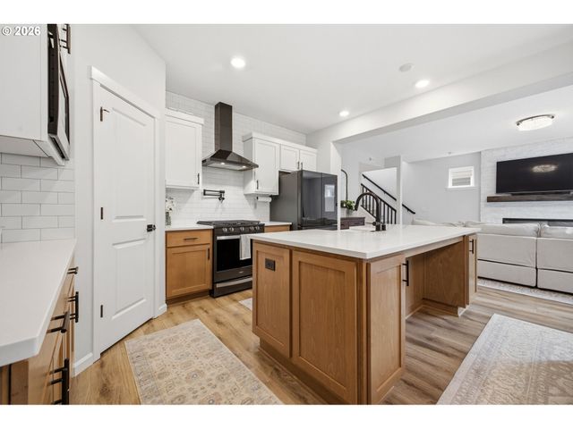 16811 Ne 93RD Way, Vancouver, WA 98682