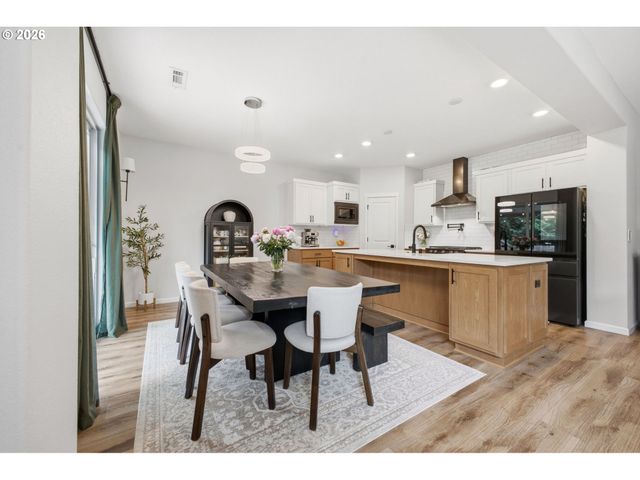 16811 Ne 93RD Way, Vancouver, WA 98682