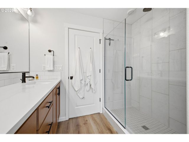 16811 Ne 93RD Way, Vancouver, WA 98682