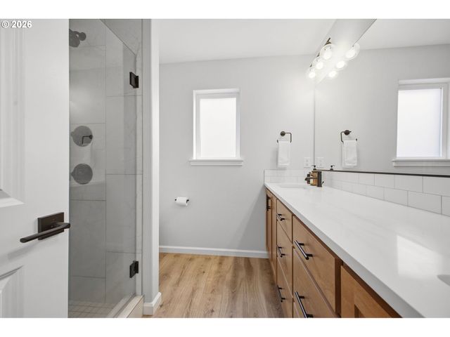 16811 Ne 93RD Way, Vancouver, WA 98682