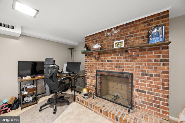 305 W DELAWARE AVE, Wilmington, DE 19809