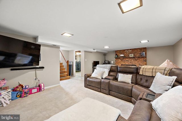 305 W DELAWARE AVE, Wilmington, DE 19809