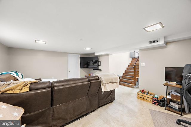 305 W DELAWARE AVE, Wilmington, DE 19809