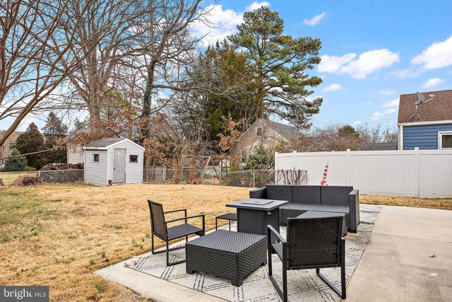 305 W DELAWARE AVE, Wilmington, DE 19809