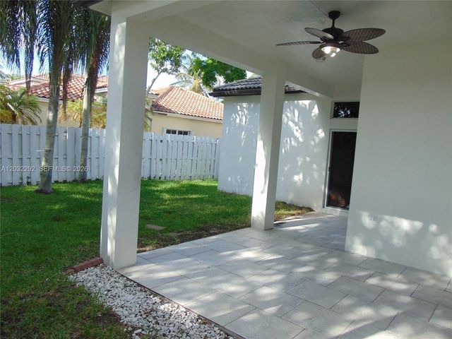 624 Vista Meadows Dr, Weston, FL 33327