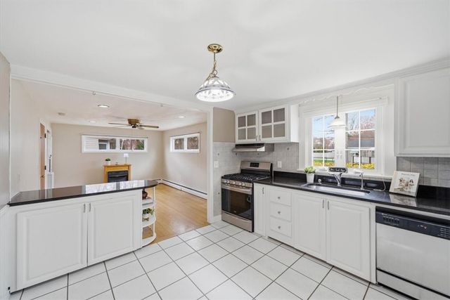 28 Glenbrook Road, Warwick, RI 02889