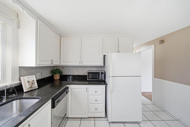 28 Glenbrook Road, Warwick, RI 02889