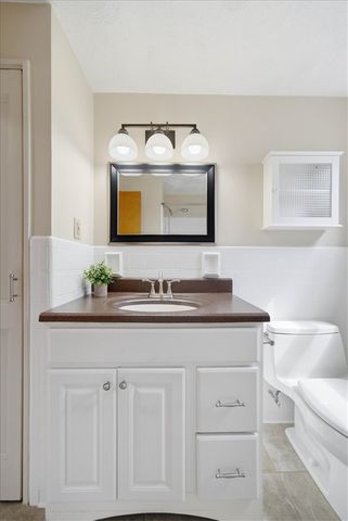 28 Glenbrook Road, Warwick, RI 02889