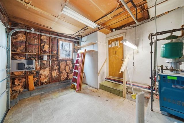 28 Glenbrook Road, Warwick, RI 02889