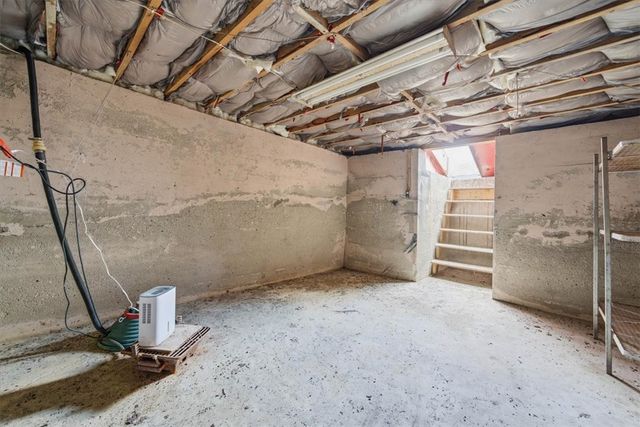 28 Glenbrook Road, Warwick, RI 02889