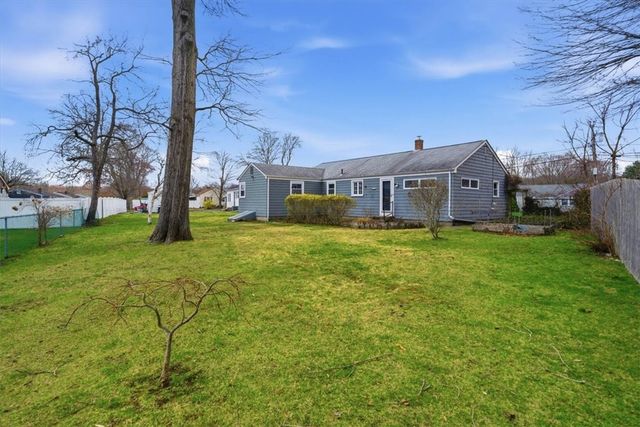 28 Glenbrook Road, Warwick, RI 02889