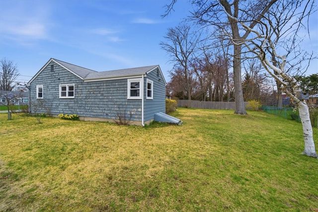 28 Glenbrook Road, Warwick, RI 02889