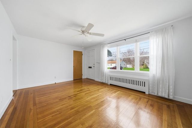 28 Glenbrook Road, Warwick, RI 02889