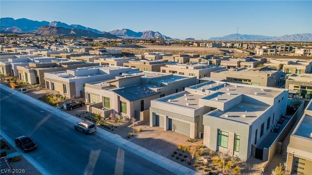 10824 Agate Cliffs Avenue, Las Vegas, NV 89135